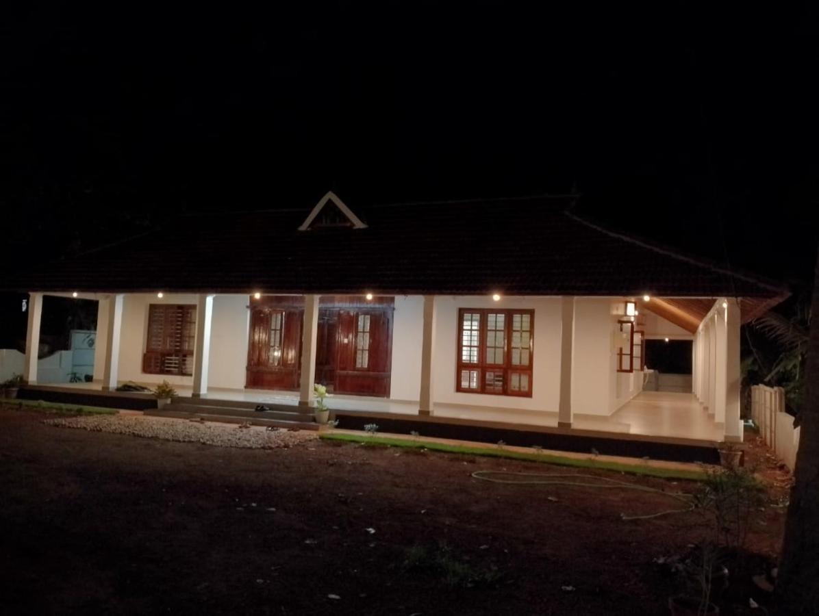 Nallukettu Service Villa Mundrothuruth ภายนอก รูปภาพ